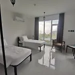 Hadash Guest House